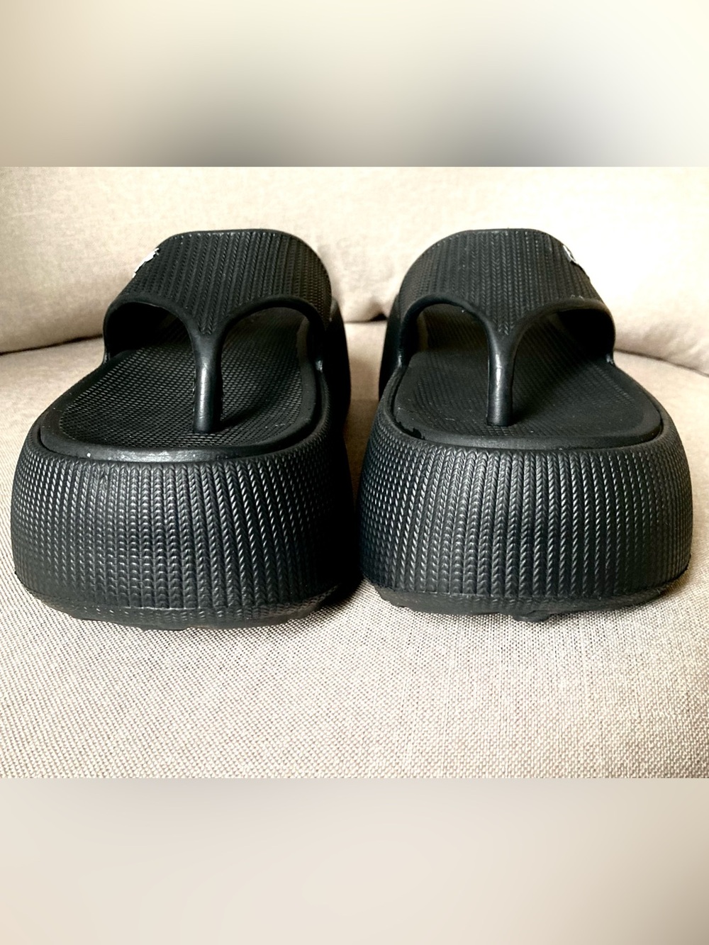 Bebe Chunky Platform Flip Flops Black Y2K Foam Sandals Size 8 - Picture 3 of 9